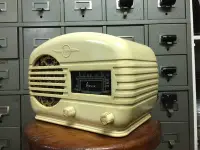 在飛比找Yahoo!奇摩拍賣優惠-古董電木真空管收音機