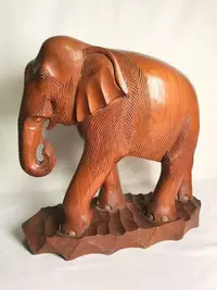 在飛比找Yahoo!奇摩拍賣優惠-日本回流木制大象，大尺寸一木雕，品相如圖木質厚重，雕工有力完