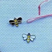 Bee Needle Minders for Cross Stitch, The Set of 2 Magnetic Needle Nanny, Embroidery Needlework Accessories