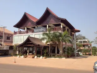 農內文飯店Nonnevong Hotel