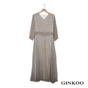 【GINKOO 俊克】V領印花壓摺洋裝