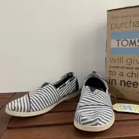 在飛比找蝦皮購物優惠-TOMS撤出台灣瑕疵NG品出清！男款真品 TOMS 經典帆布