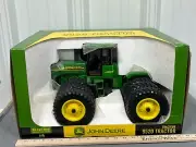 John Deere 9520 4WD TRACTOR Triples 1:16 Ertl NIB HUGE Tractor rare!