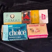 Vtg Lot 5 Soap Bars Maja Camay Red Roof Inns Palmolive Hotel Spain Good NOS S112