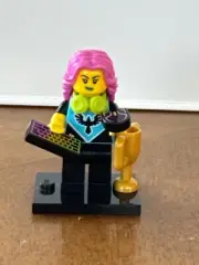 lego minifigures series 25 gamer