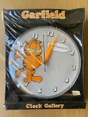 Vintage Garfield 1988 Wall Clock Quartz in original packing NOS