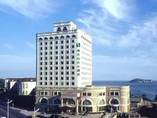 大連海天白雲大酒店Sea Horizon Hotel