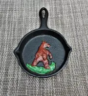 Wilton Decorative Miniature Cast Iron Skillet Painted Bear 1950's Rare Art