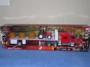 PETERBILT MODEL 389 FLATBED TRACTOR & HAY SEMI TRUCK 1:32 NEWRAY