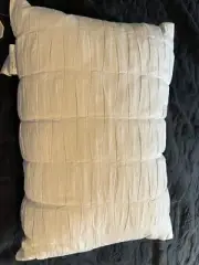 Barbara Barry Bedding, Pillow, 14x20, White Pleat