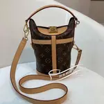 二手精品 LV DUFFLE BAG 限量款 經典 原花 皮革 秀款 水桶袋 斜背包 M43587