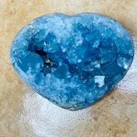 在飛比找Yahoo!奇摩拍賣優惠-201天然天青石 藍晶洞原石 藍水晶簇塊 晶體標本 原礦原色