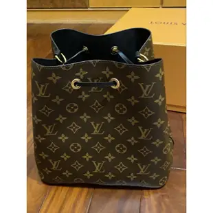 LOUIS VUITTON LV 水桶包 黑色 M44020