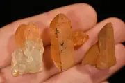 3 TANGERINE QUARTZ CRYSTAL CLUSTERS 2-3cm 22g Natural Healing, Trauma Shock