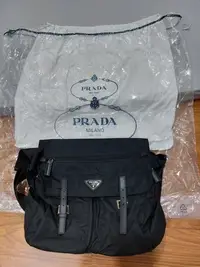 在飛比找Yahoo!奇摩拍賣優惠-Prada BT1738 黑色 尼龍 雙口袋 斜背包
