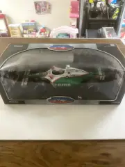 GREENLIGHT 7 ELEVEN TONY KANAAN INDY CHAMP W/ DRIVER &DISPLAY BASE 1:18 SCALE