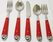 PALETTE CRIMSON by Oneida 5 Piece Place Setting NEW NEVER USED