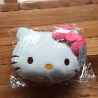 在飛比找蝦皮購物優惠-HELLO KITTY造型抱枕 漢神巨蛋來店禮