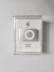 Apple MB225LL/A 1GB 2nd Generation iPod Shuffle - Silver New Sealed
