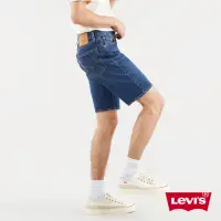在飛比找momo購物網優惠-【LEVIS 官方旗艦】男款 上寬下窄 405牛仔短褲 / 