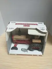 Ertl International 826 Tractor Gold Demonstrator International Harvester