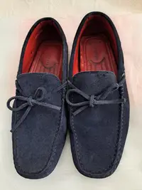 在飛比找Yahoo!奇摩拍賣優惠-TOD'S & FERRARI 聯名款 男士 麂皮 豆豆鞋 