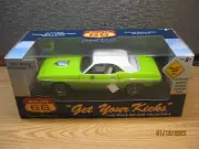 1/18 1970 DODGE CHALLENGER R/T ERTL AMERICAN MUSCLE #78059 -WHITE/LIME