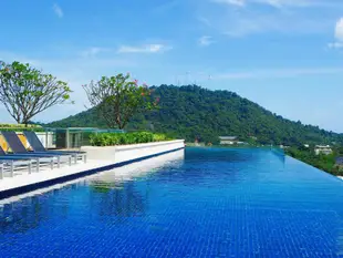 Duplex Height Phuket & Rooftop Swimming Pool
