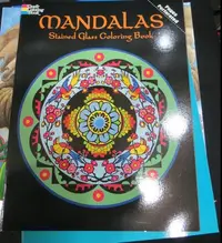 在飛比找Yahoo!奇摩拍賣優惠-《Mandalas Stained Glass Book》I