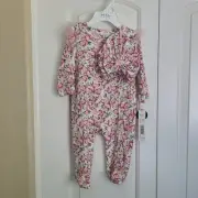 New Nicole Miller New York 2 Piece set Jumper And Hat Baby Girl Size 6-9M Rose