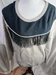 ONLY LONG SLEEVE GRAY FRINGE TOP SIZE M-NEW