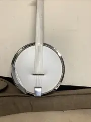 5-String Banjo - Full Size w/ Closed Back, Geared 5th Tuner With Case