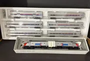 MARKLIN 33621 AMTRAK DIESEL-ELECTRIC LOCOMOTIVE WITH 43600 6 PAS. CARS HO NEW