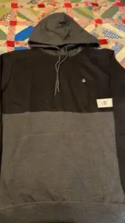 Volcom Contrast Pull Over Fleece Hoodie Size L BNWT