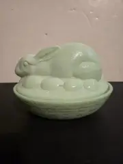 Vintage Fenton Jadeite Jade Glass Bunny Rabbit on Eggs Martha Stewart