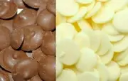 CAROB AND YOGHURT DROPS BUTTONS DOG TREATS Free Post