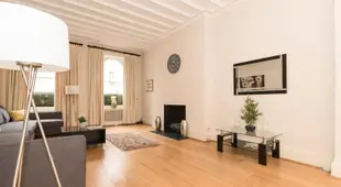 Belgravia SW1 luxurious 3 bed flat with garden