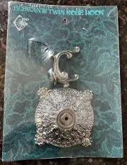 Vintage Hollywood Regency Newell Co. Elegante Robe/Towel Hook Silver USA New
