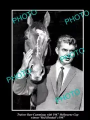 OLD POSTCARD SIZE PHOTO OF BART CUMMINGS WITH RED HANDED MELBOURNE CUP c1967