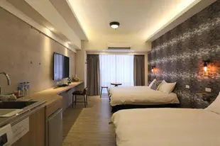 MRT Taipei main station#Cozy room for 3-4 persons 