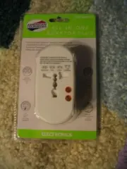 American Tourister ALL IN ONE ADAPTOR Plug NEW L00k