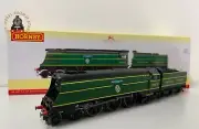 Hornby R30129 OO Gauge SR Battle of Britain 4-6-2 34072 '257 Squadron'