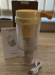 Portable Blender Shakes & Smoothies Personal Size Blender 13.5oz 7.4V Yellow NEW