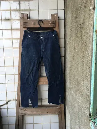 W27 中腰 Levis 牛仔褲 二手Levi's 立體剪裁褲 3D褲 二手 丹寧牛仔褲 夏日必備 七分褲 顯瘦 絶版品