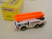 1993 MATCHBOX SUPERFAST #18 METRO FIRE ENGINE LADDER TRUCK 5 NEW IN BOX