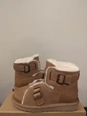 Ugg Australia Women's Dune Mini Buckle Boot Fleece Lined Boots Size 8 NIB