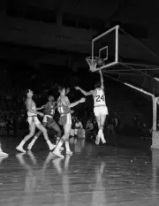 Al Bianchi Of The Syracuse Nationals Shoots 1960S Old Basketball Photo 14