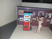 1:24 & 1:25 New Style Pepsi Machine Diorama Accessory Items
