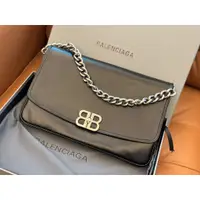 在飛比找蝦皮購物優惠-Balenciag BB 柔軟品牌包單肩包皮革