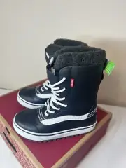 VANS Standard Snow MTE Boots Black/White Women’s Size 6 Mens Size 4.5